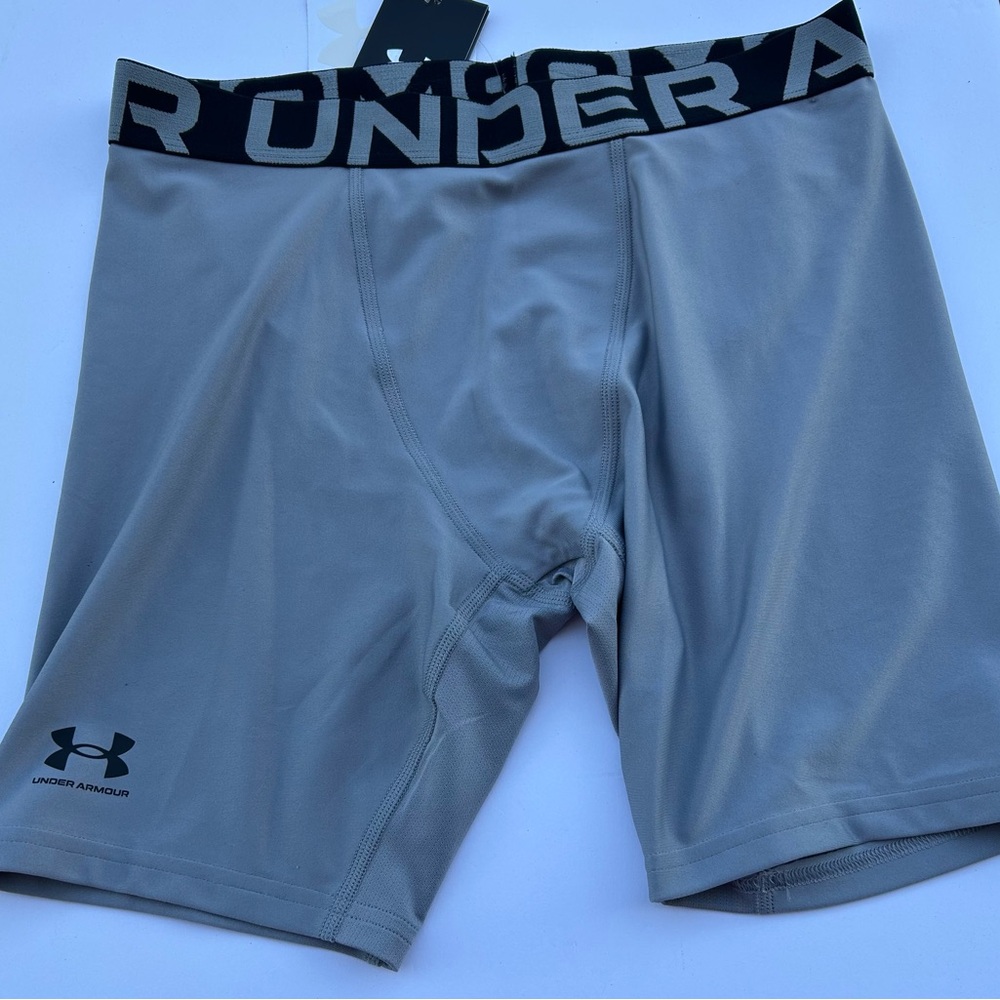 Under Armour Boys HeatGear Gray Compression Athletic Shorts YXL 1361737 NEW